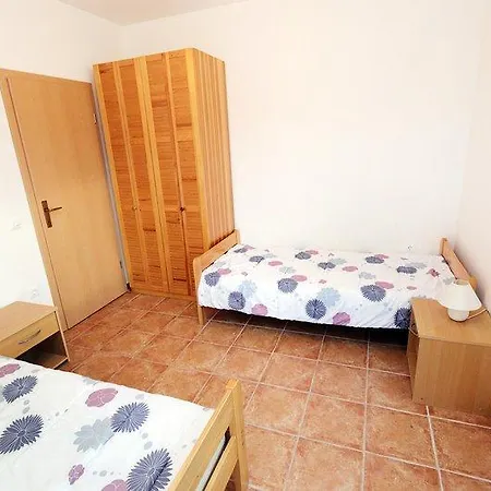 Maja 1242 Apartman