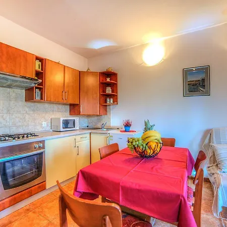 Maja 1242 Apartman