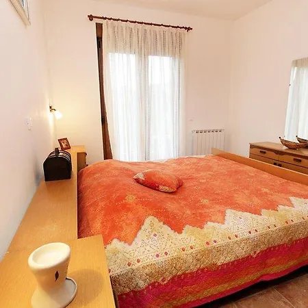 Apartman Maja 1242