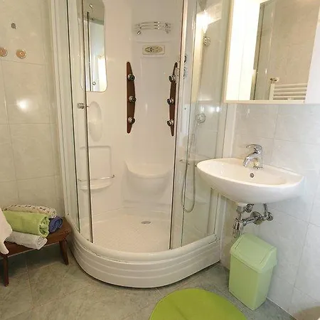 Apartman Maja 1242 *